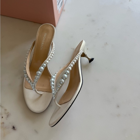 NWT Mach & Mach - Exclusive Sirène Pearl-Embellished Leather Thong Mules - Picture 8 of 11